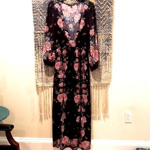NWOT Stunning Jealous Tomato Black Floral V-Neck Dress L